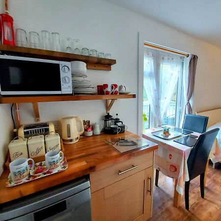 Stunning Countryside Views & Private Balcony! Cozy Room, 3 Miles To Lyme Regis - Free Parking & Wifi Axminster Eksteriør bilde