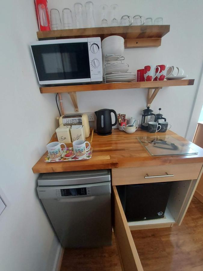 Stunning Countryside Views & Private Balcony! Cozy Room, 3 Miles To Lyme Regis - Free Parking & Wifi Axminster Eksteriør bilde
