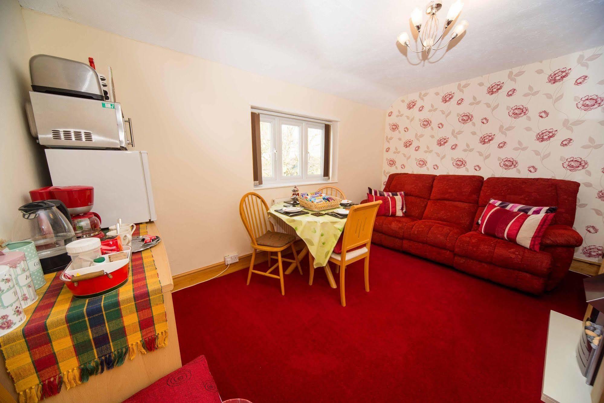 Stunning Countryside Views & Private Balcony! Cozy Room, 3 Miles To Lyme Regis - Free Parking & Wifi Axminster Eksteriør bilde
