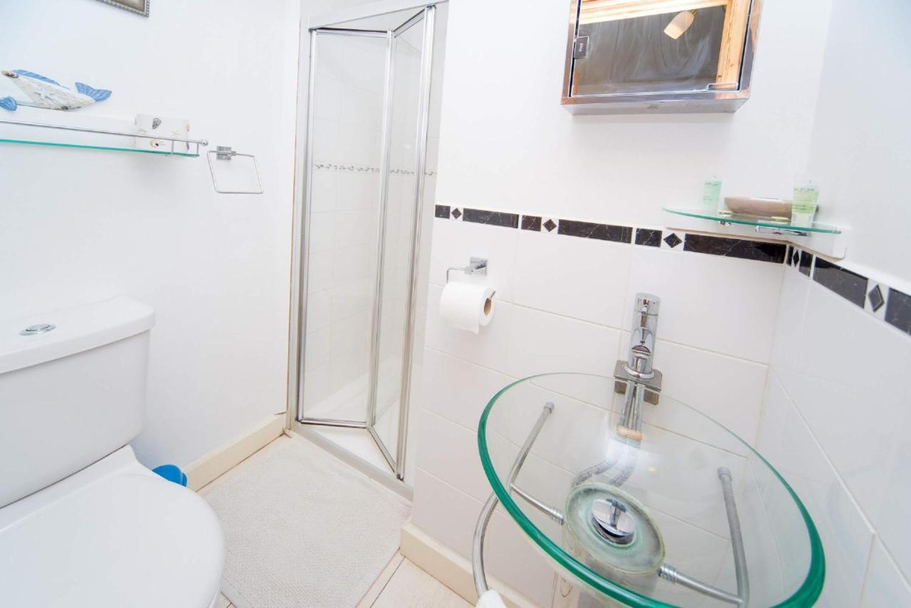 Stunning Countryside Views & Private Balcony! Cozy Room, 3 Miles To Lyme Regis - Free Parking & Wifi Axminster Eksteriør bilde